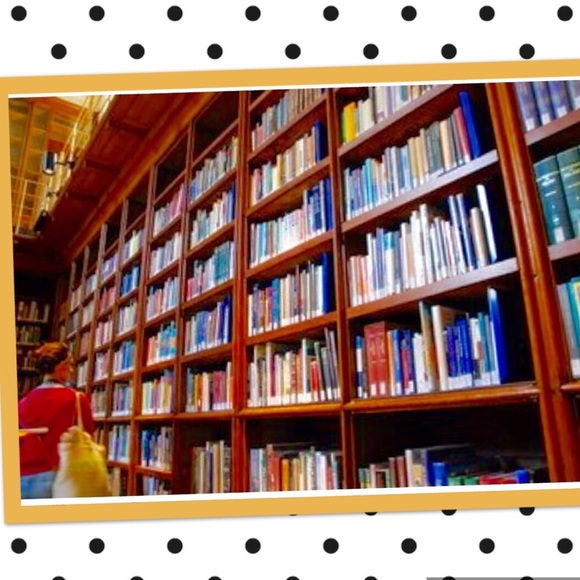 🚫on hold🚫mystery box bundle of books 5 for $10 - Picture 7 of 8